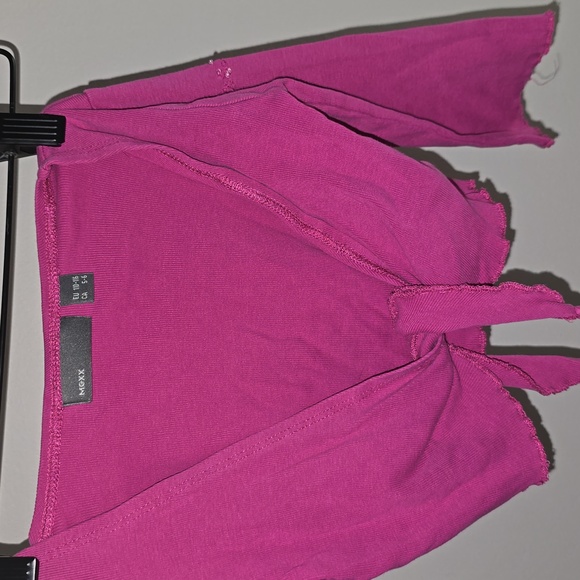 Cute top - Picture 1 of 5